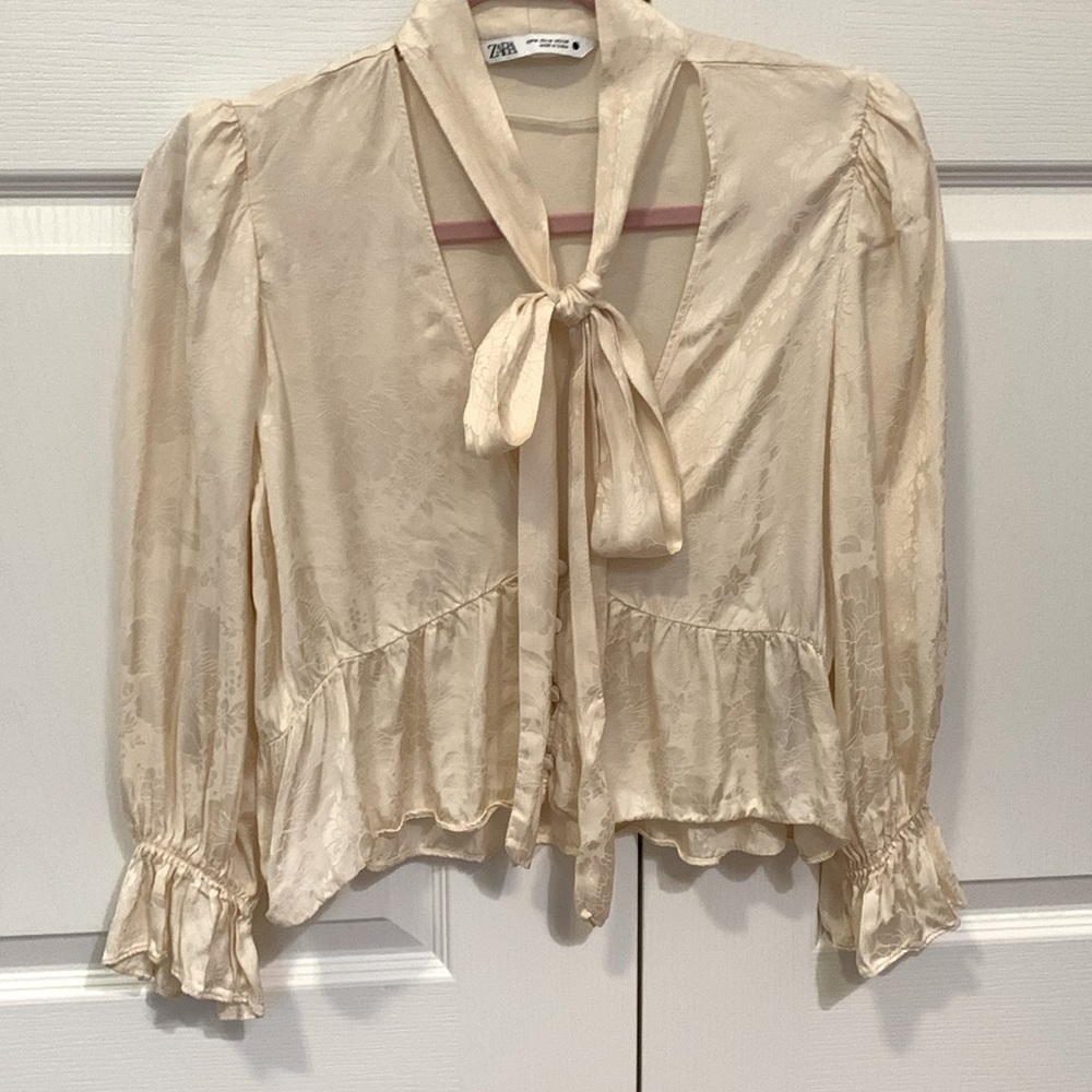 Zara | NWOT champagne blouse